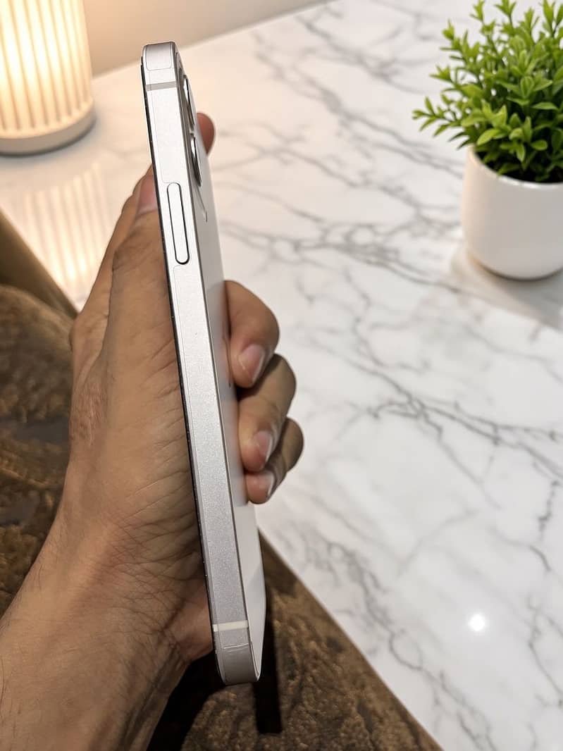 Apple iPhone 12 3