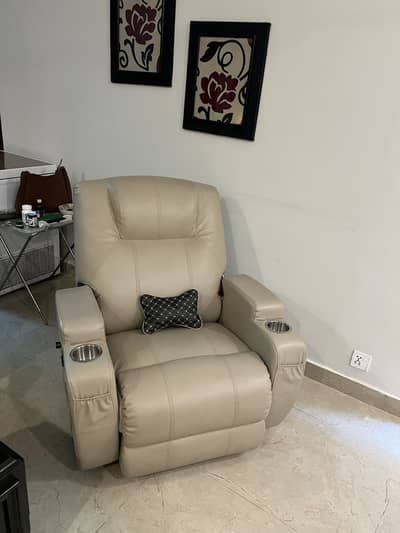 extremely comfortable recliner!