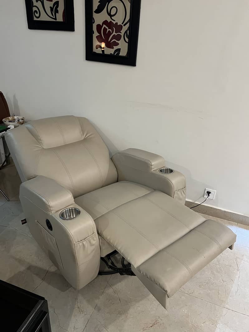extremely comfortable recliner! 3
