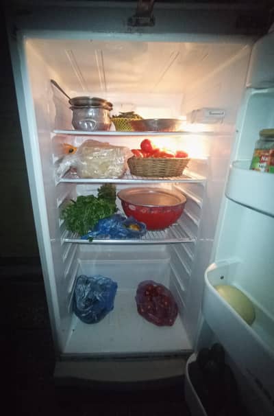 Fridge Dawlance for sale urgent