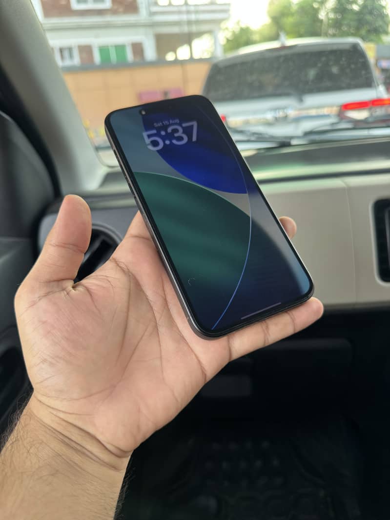 Apple iPhone 15 Pro Max 1