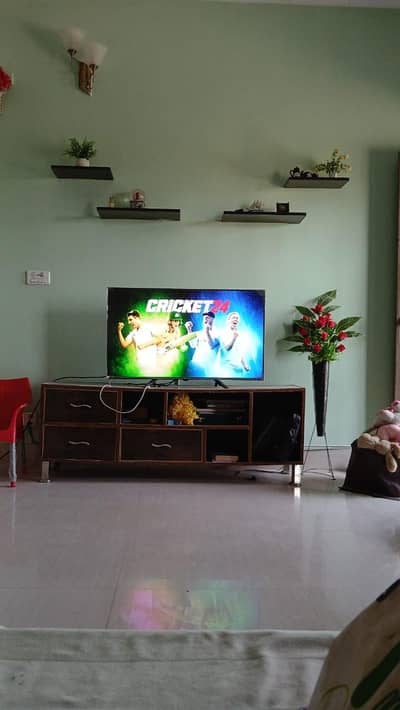 Haier 43 in QLED Google TV (4K Uktra HD)