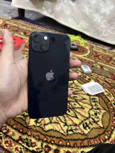 Apple iPhone 13
