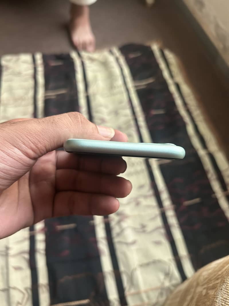 Apple iPhone 11 6