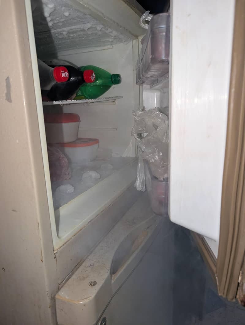 Dawlance fridge 0