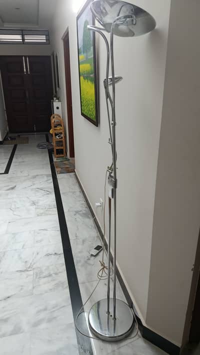 Tower metal floor lamp