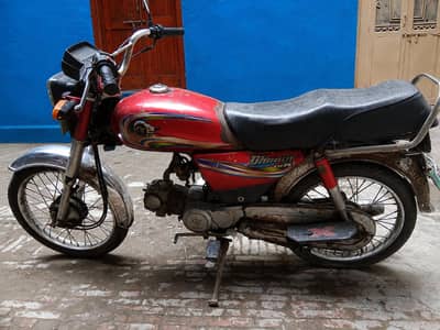 70cc Motorcycle for Sale – Red – Punjab Registered