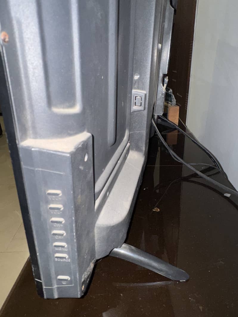 Lcd tv 2