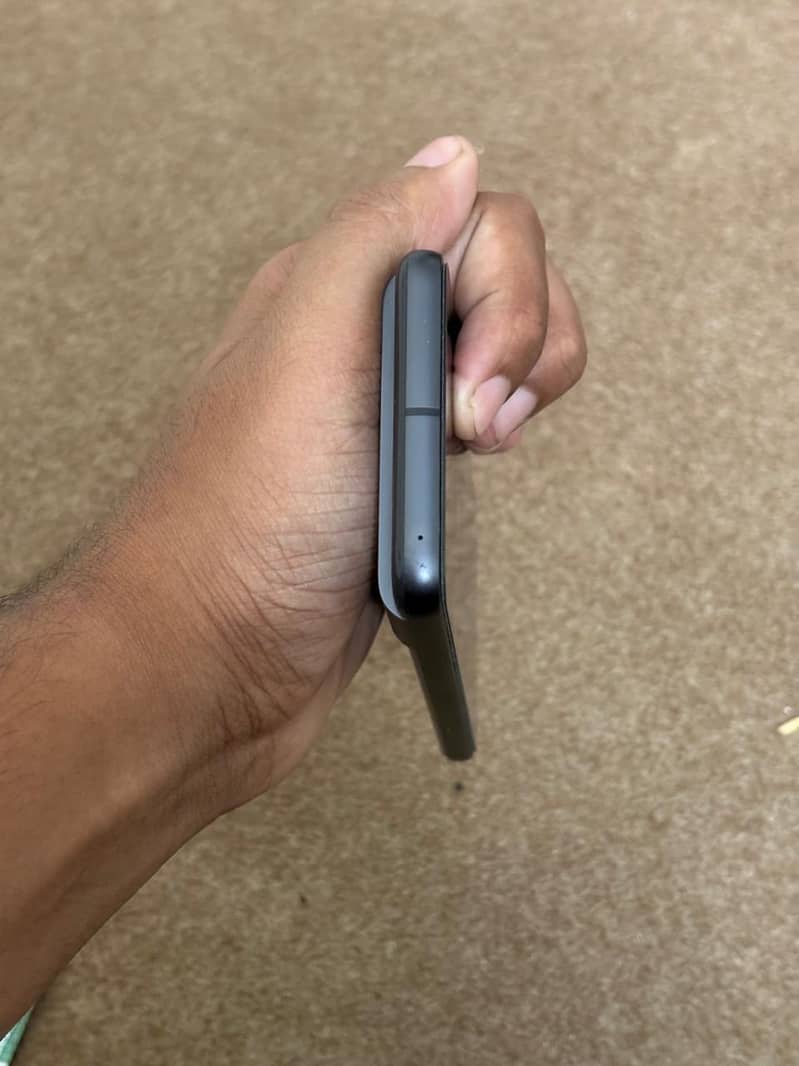 Google Pixel 8 4