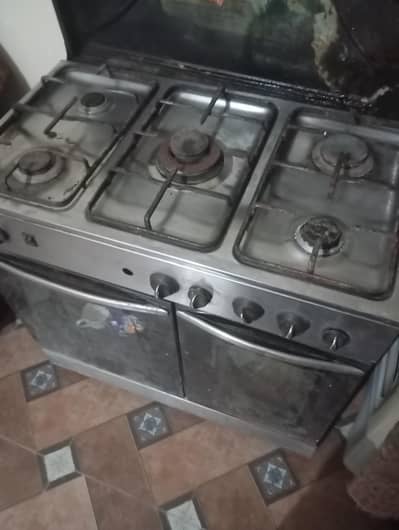 cooking range with 5 burner