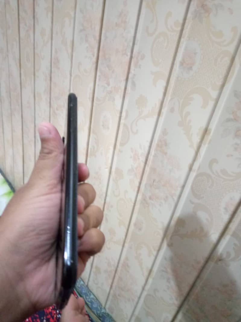 Apple iPhone 7 Plus 0