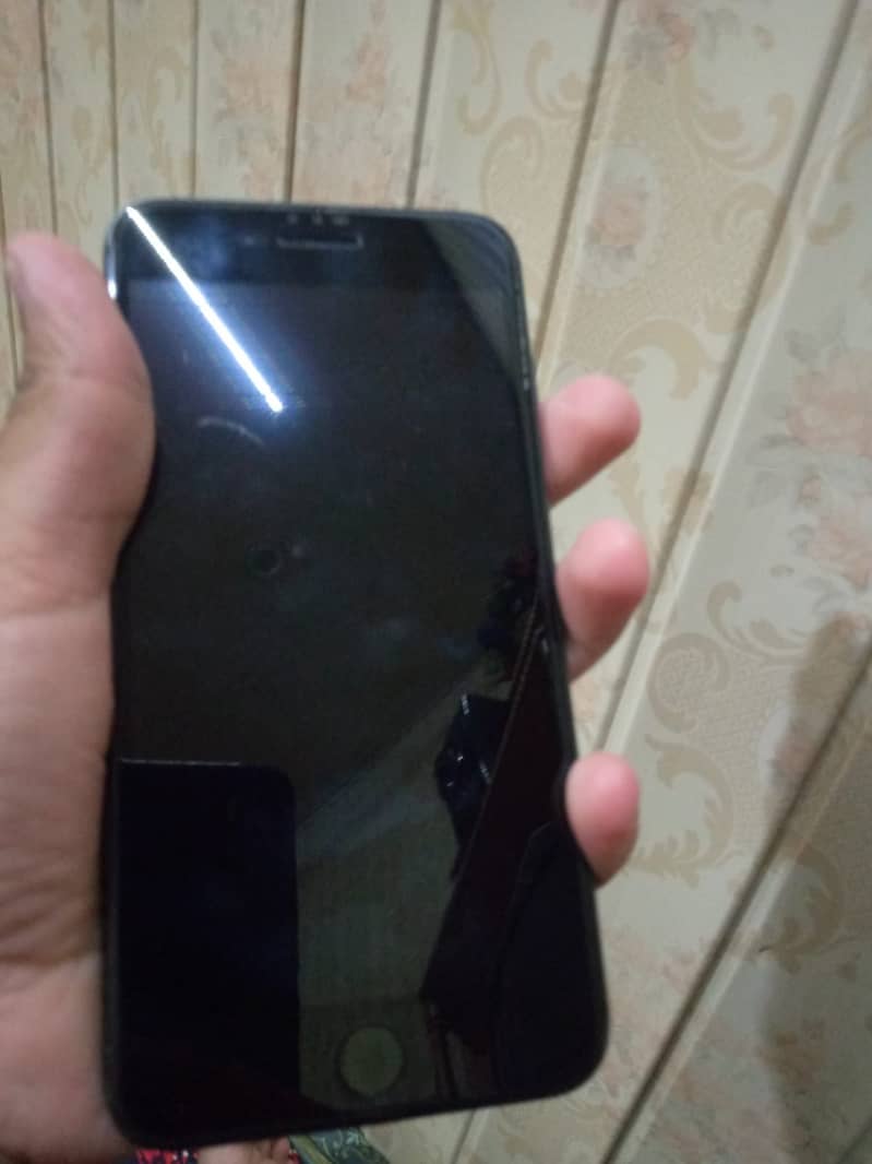 Apple iPhone 7 Plus 3