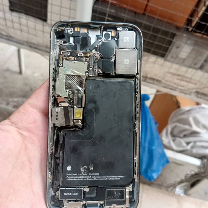 Apple iPhone 13 Pro Max 2