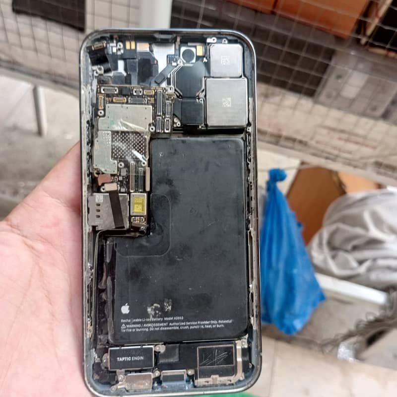 Apple iPhone 13 Pro Max 4