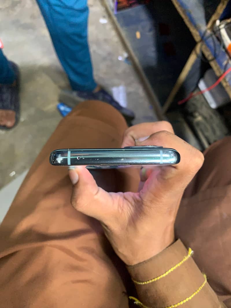 One Plus 9 pro 5g 4