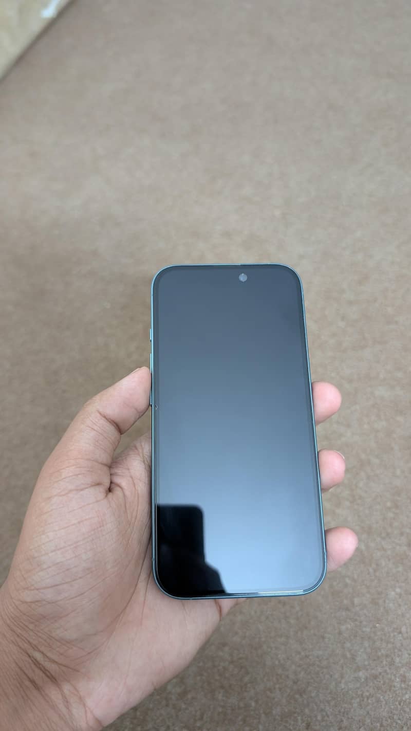 Apple iPhone 16 1