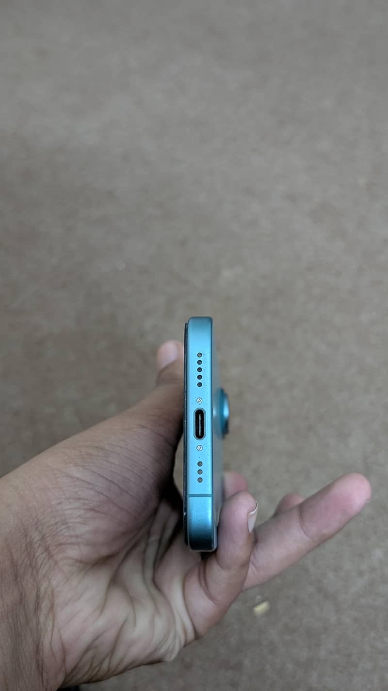 Apple iPhone 16 5