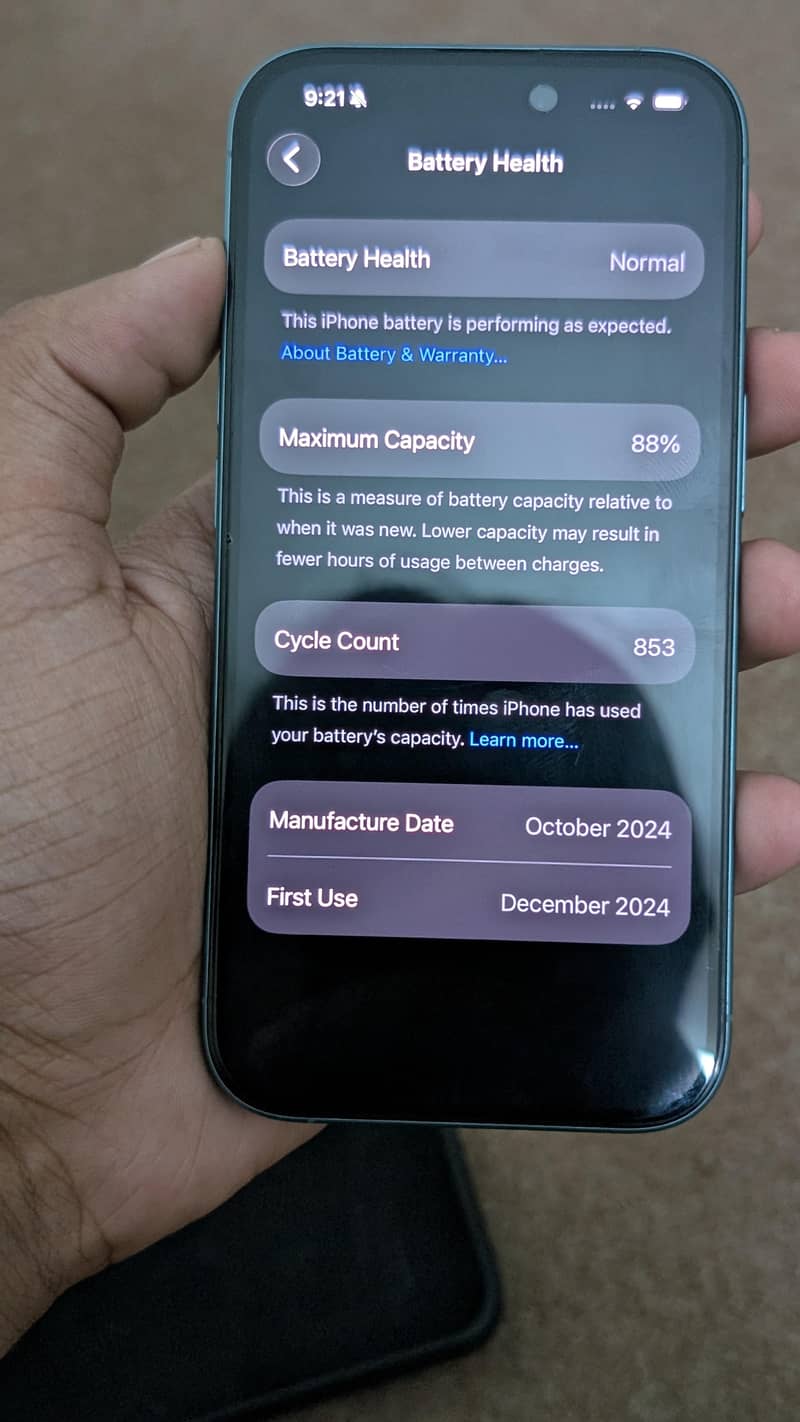 Apple iPhone 16 7