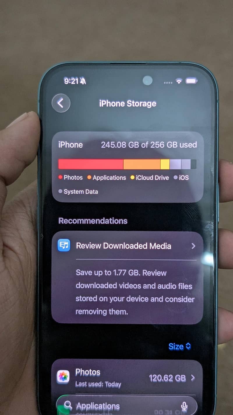 Apple iPhone 16 8