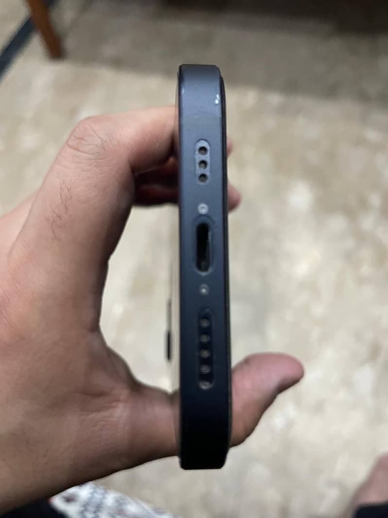 Apple iPhone 12 3