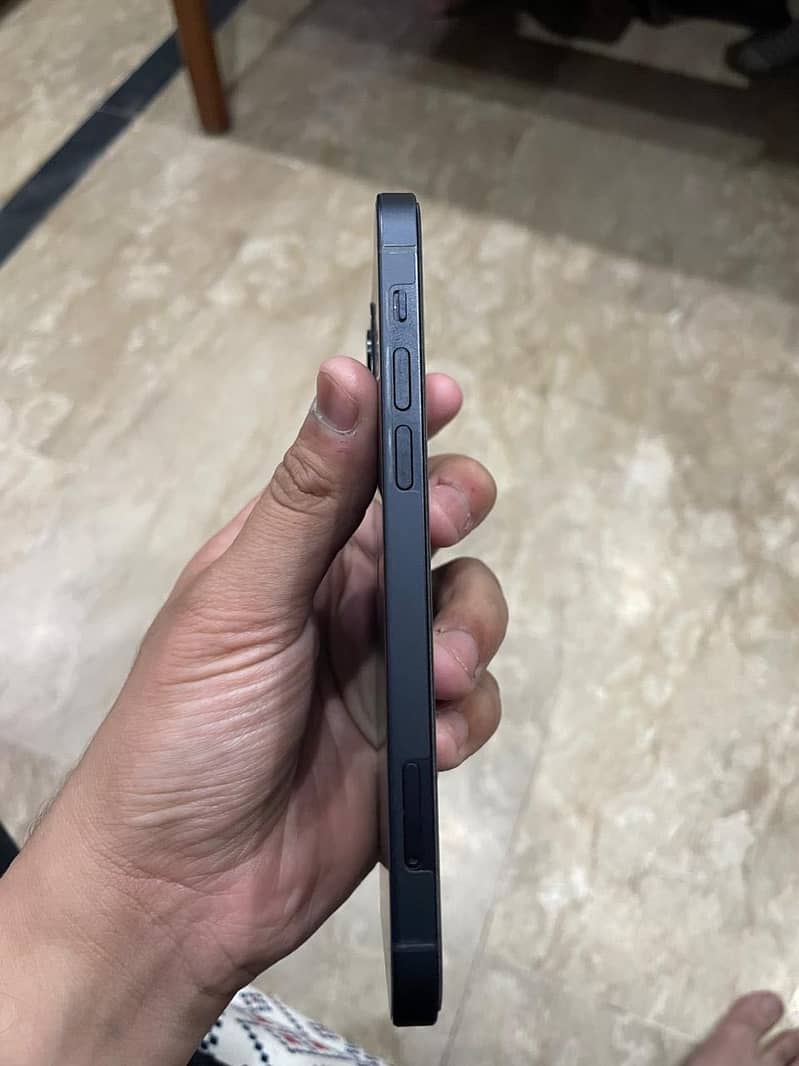 Apple iPhone 12 5