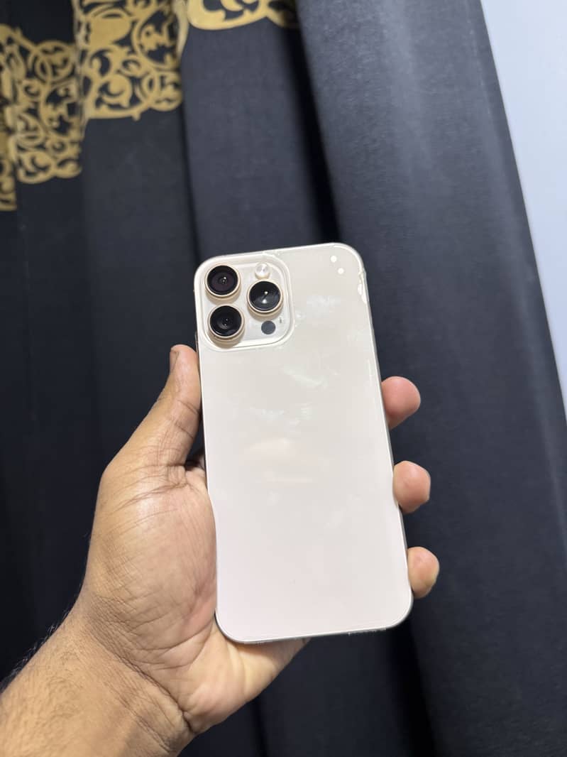 Apple iPhone 16 Pro Max 3