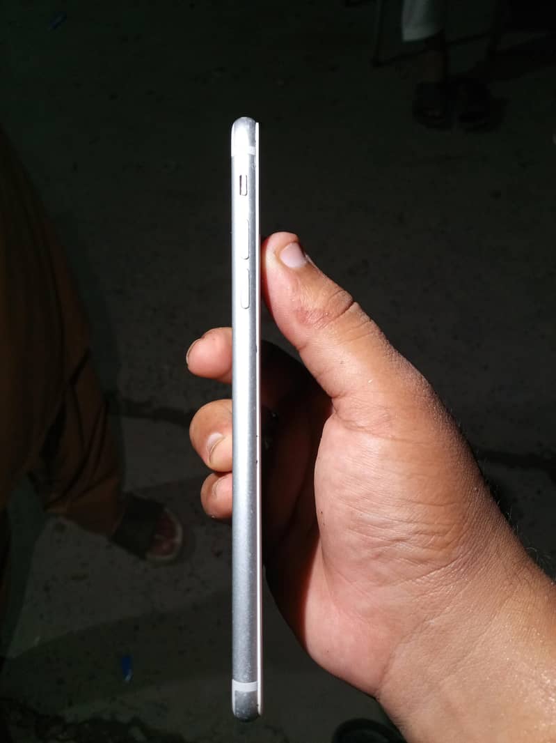 Apple iPhone 7 Plus 3