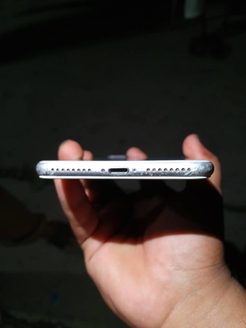 Apple iPhone 7 Plus 7