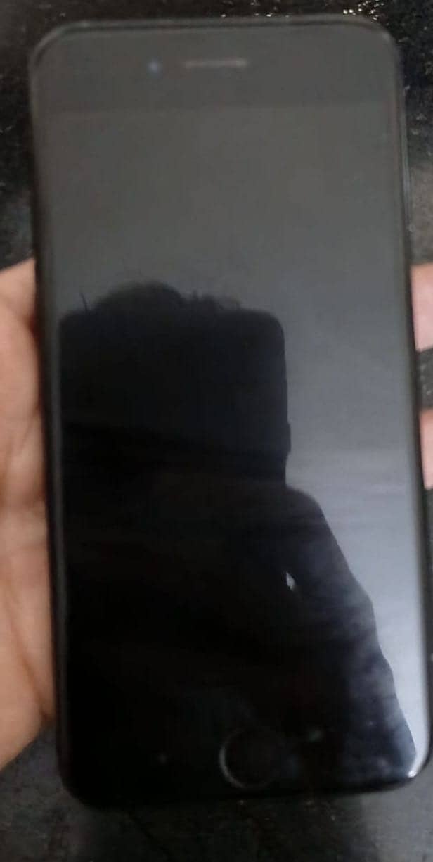 Apple iPhone 7 0
