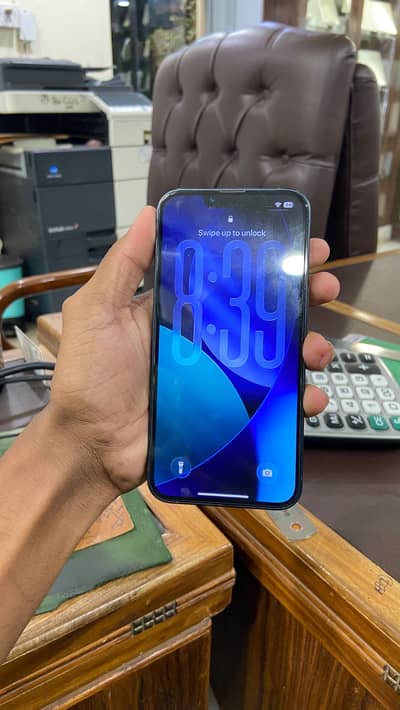 Apple iPhone 13