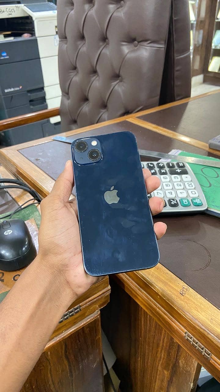 Apple iPhone 13 2