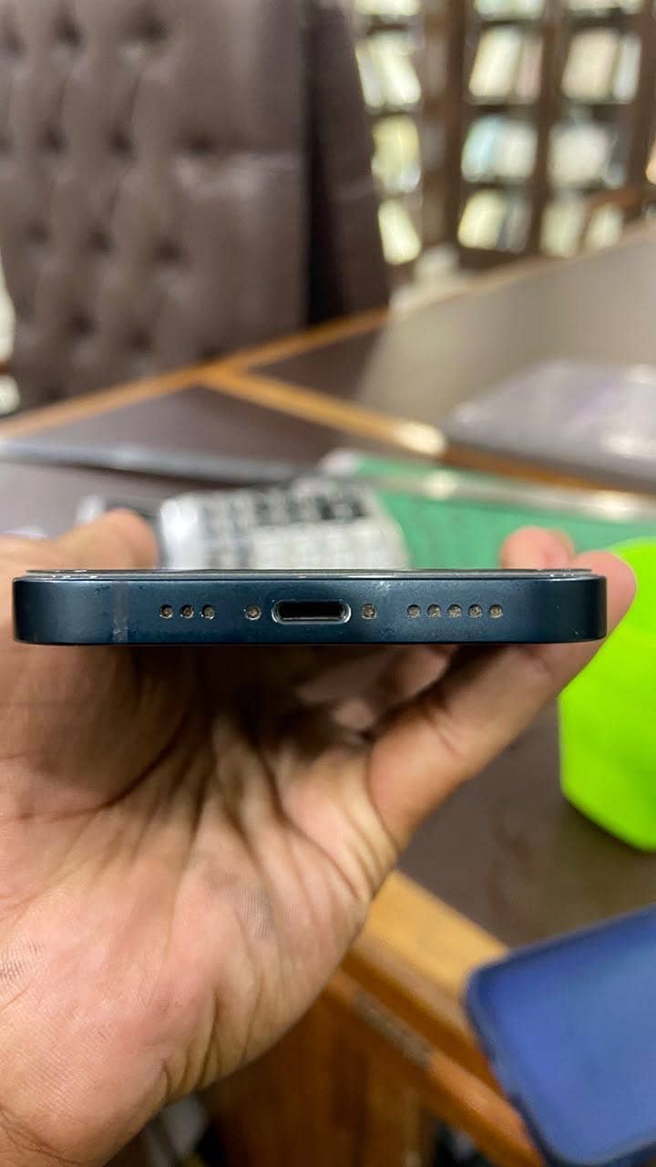 Apple iPhone 13 3
