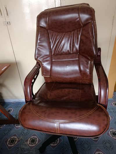 Boss Rotating Chair condition 9/10