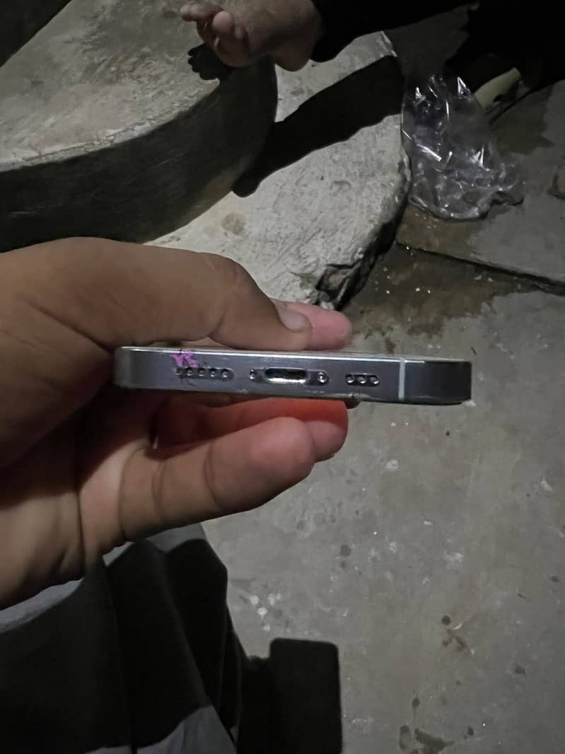 Apple iPhone 13 Pro 1