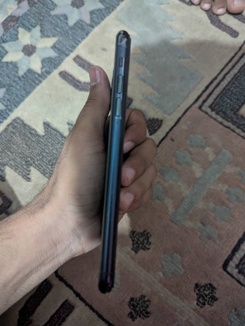 Apple iPhone 11 Pro Max 2