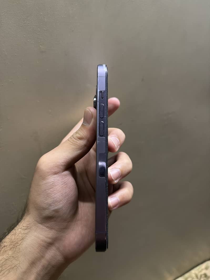 Apple iPhone 14 Pro 2