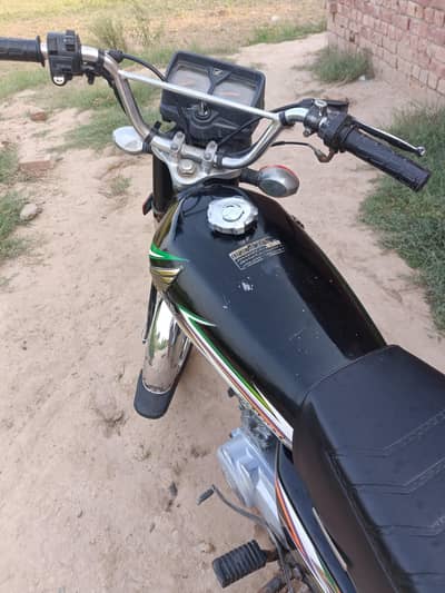 black 125 pack in it's original condition bio on spot
