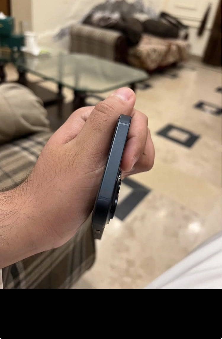 iPhone 14 3