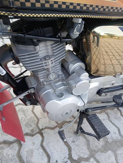 Honda 125 self start golden black for sale. 03001110876