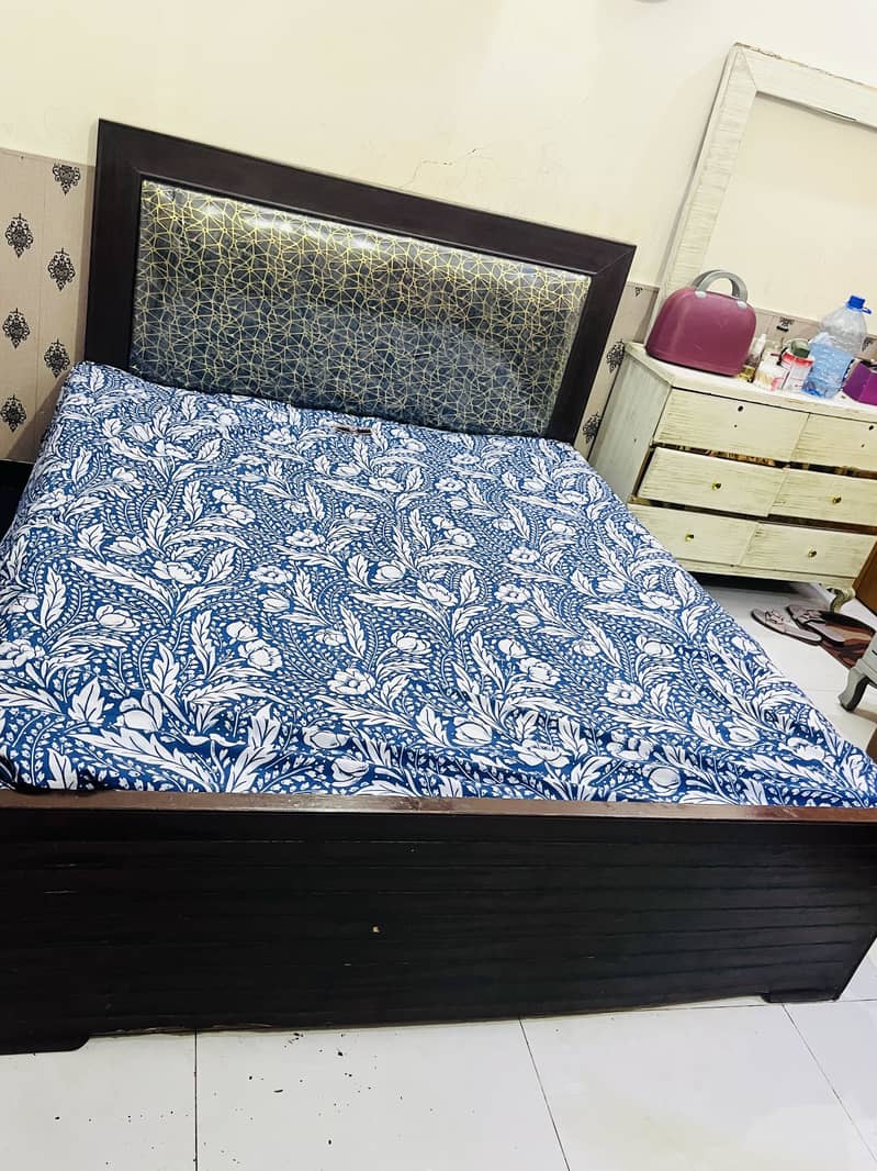 Bed queen 1