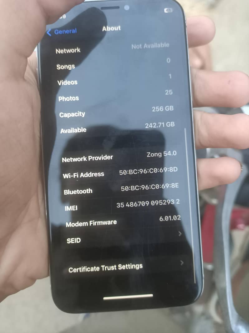 Apple iPhone X 4