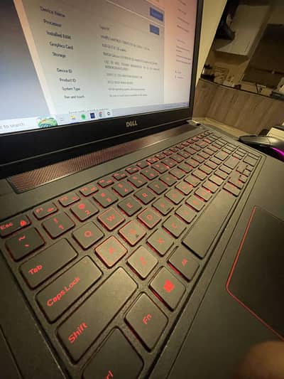 Dell inspiron 5577 8gb 128gb SSD 2TB HDD 4gb nvidia gtx 1050