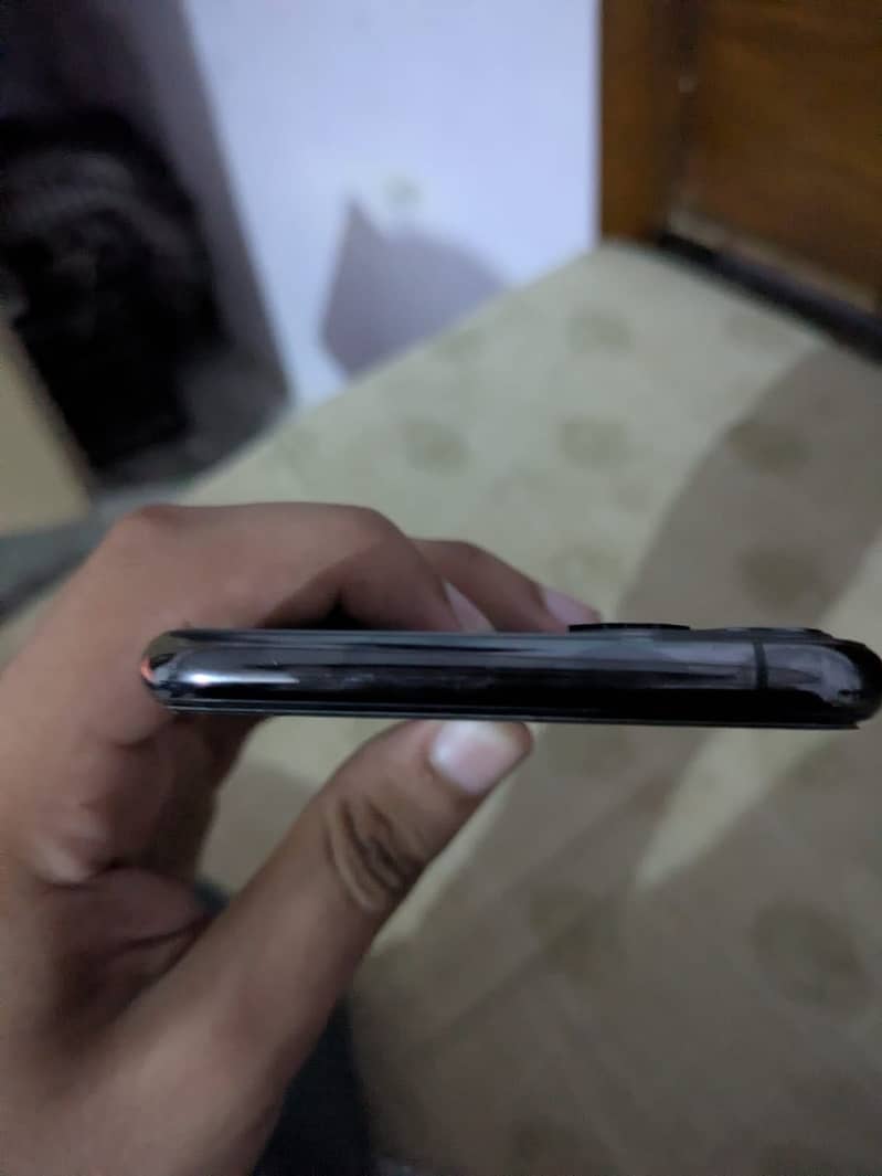 Apple iPhone 11 Pro Max 3