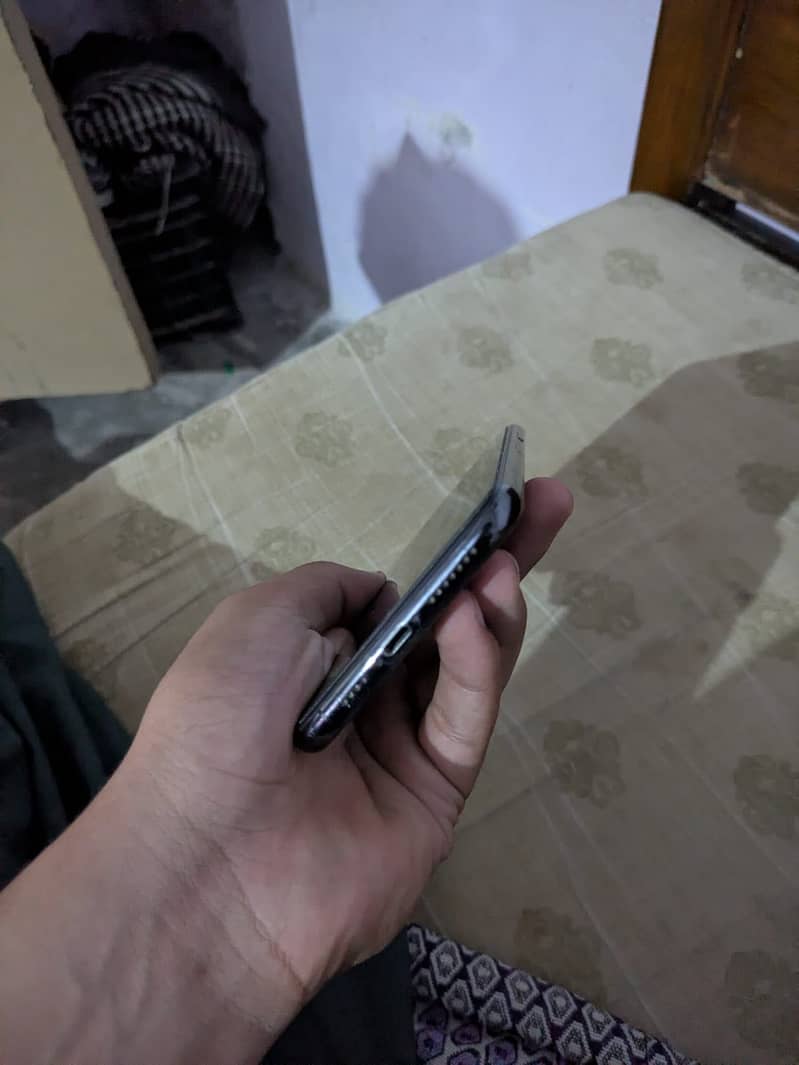 Apple iPhone 11 Pro Max 5