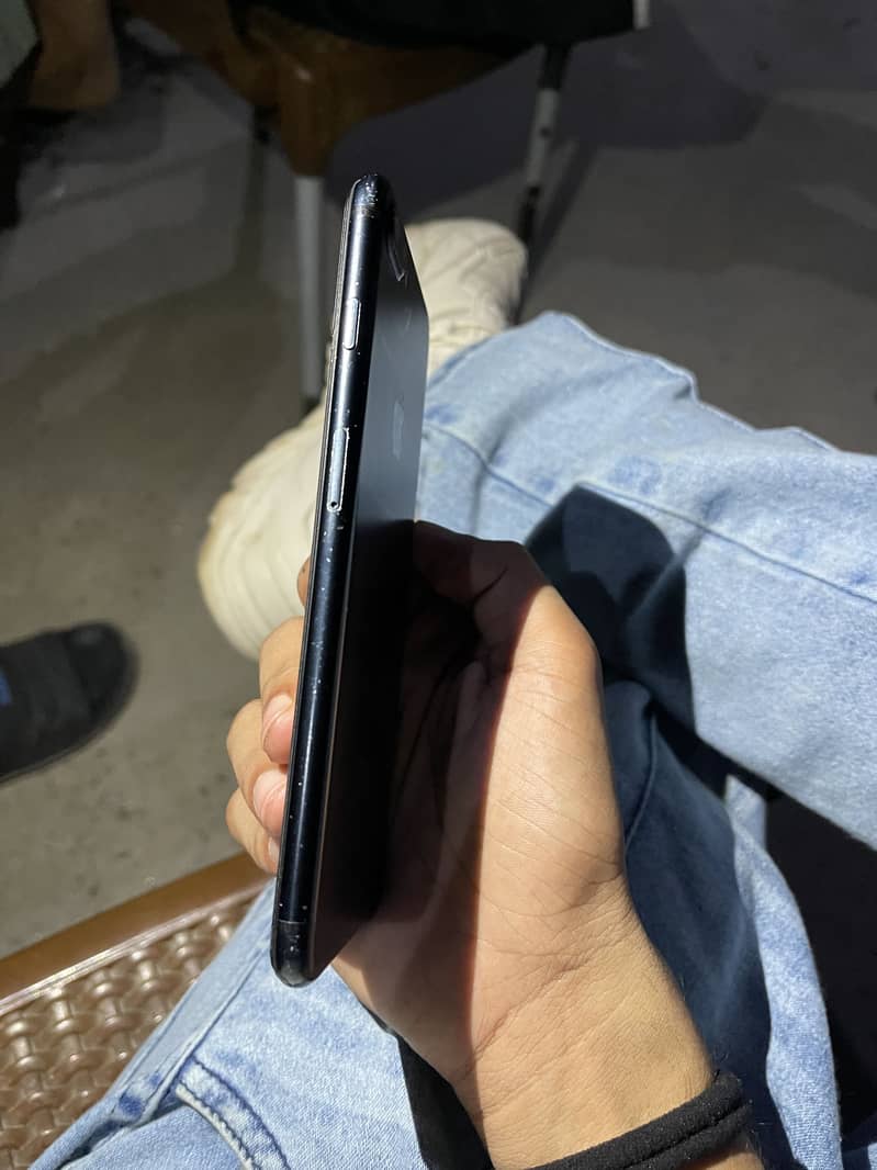 Apple iPhone 7 Plus 0