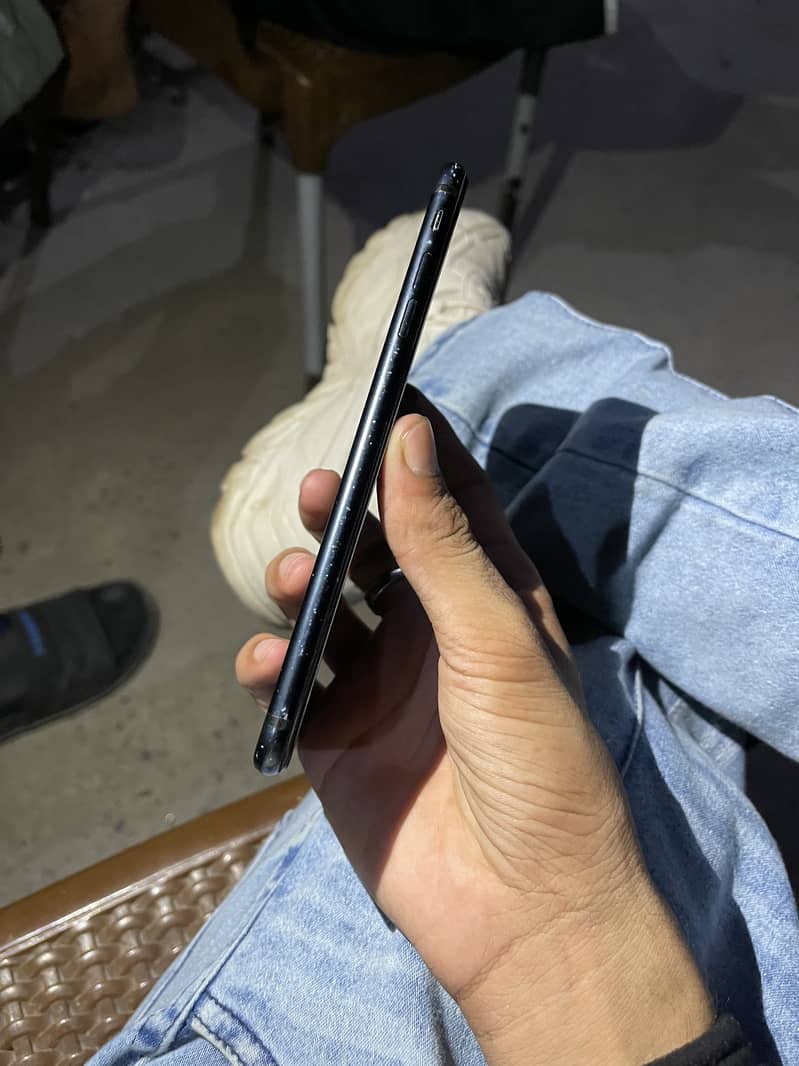 Apple iPhone 7 Plus 1