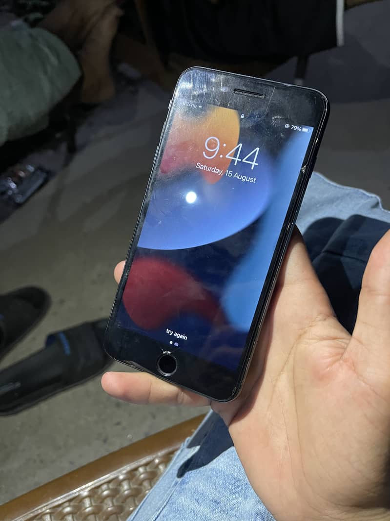 Apple iPhone 7 Plus 5