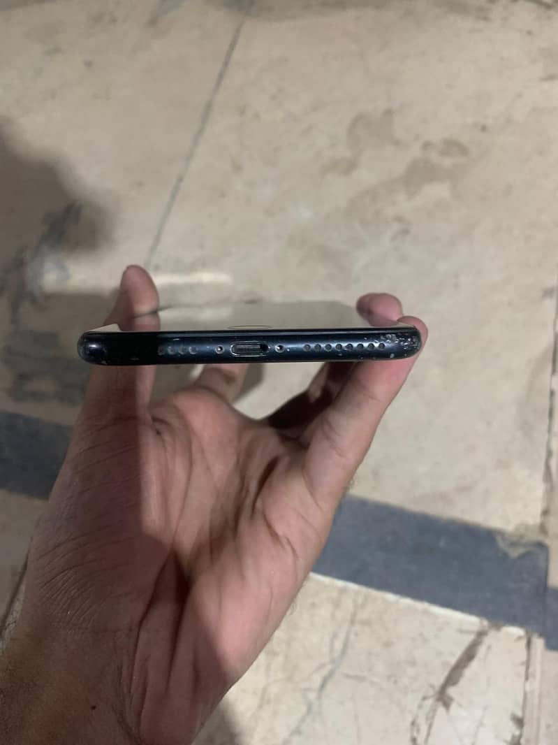 Apple iPhone 7 Plus 3