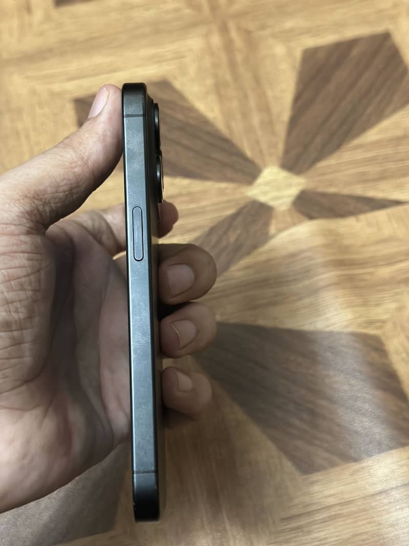 Apple iPhone 15 Pro 1