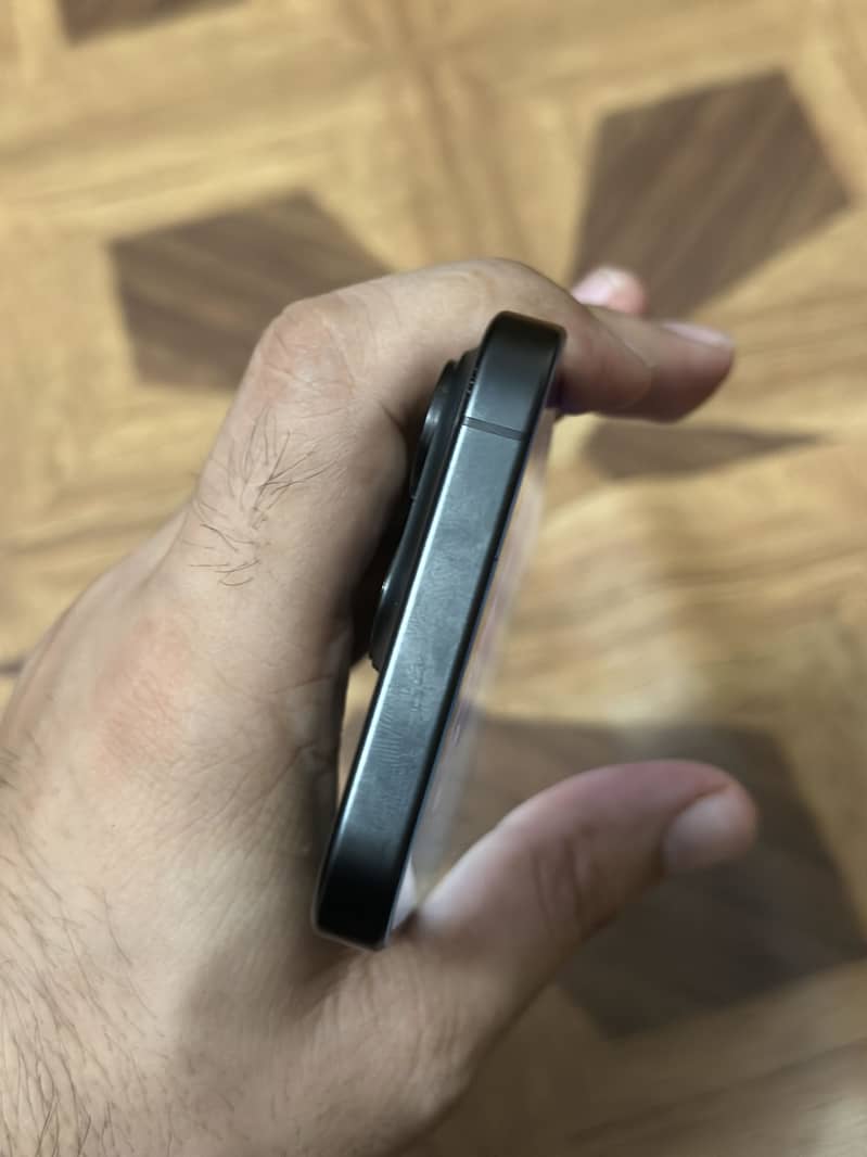Apple iPhone 15 Pro 2